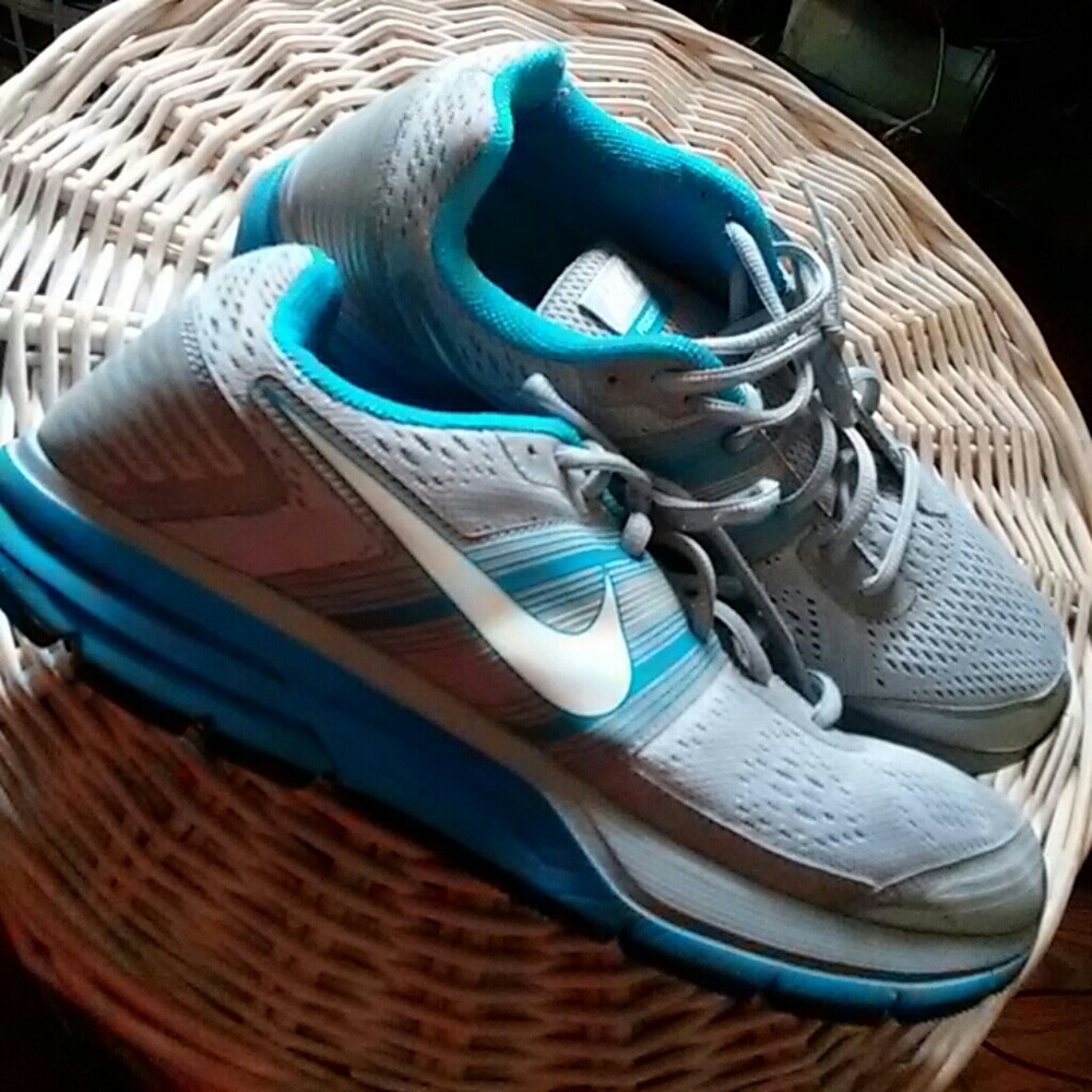 Nike Sneakers - Picture 2 of 8